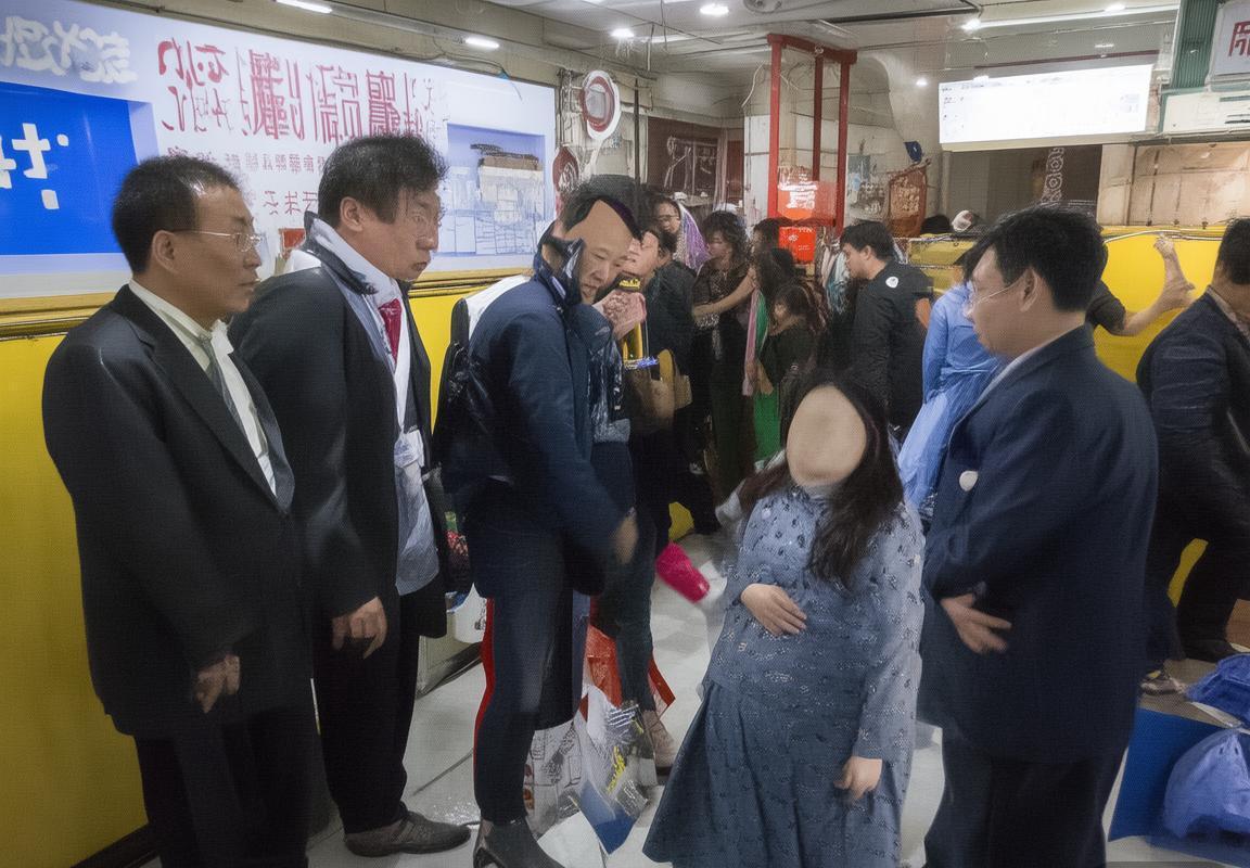 湖人惨败！勒布朗·詹姆斯手感冰凉十投十分引社交媒体热议