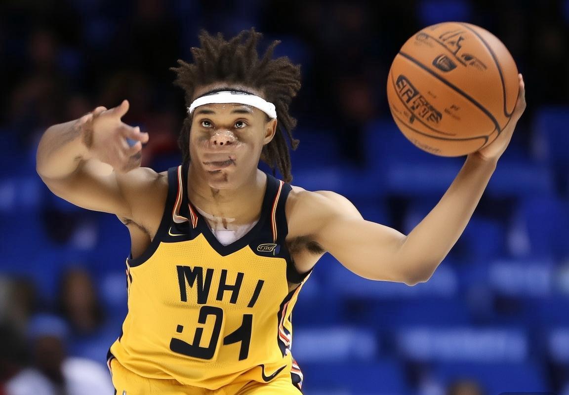 亚历山大对决文班亚马：雷霆与马刺新星引领NBA新时代